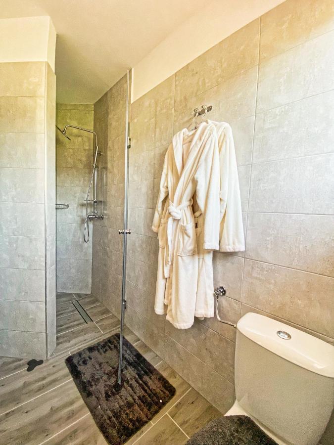 Apartmani Fenestra Otočac Buitenkant foto