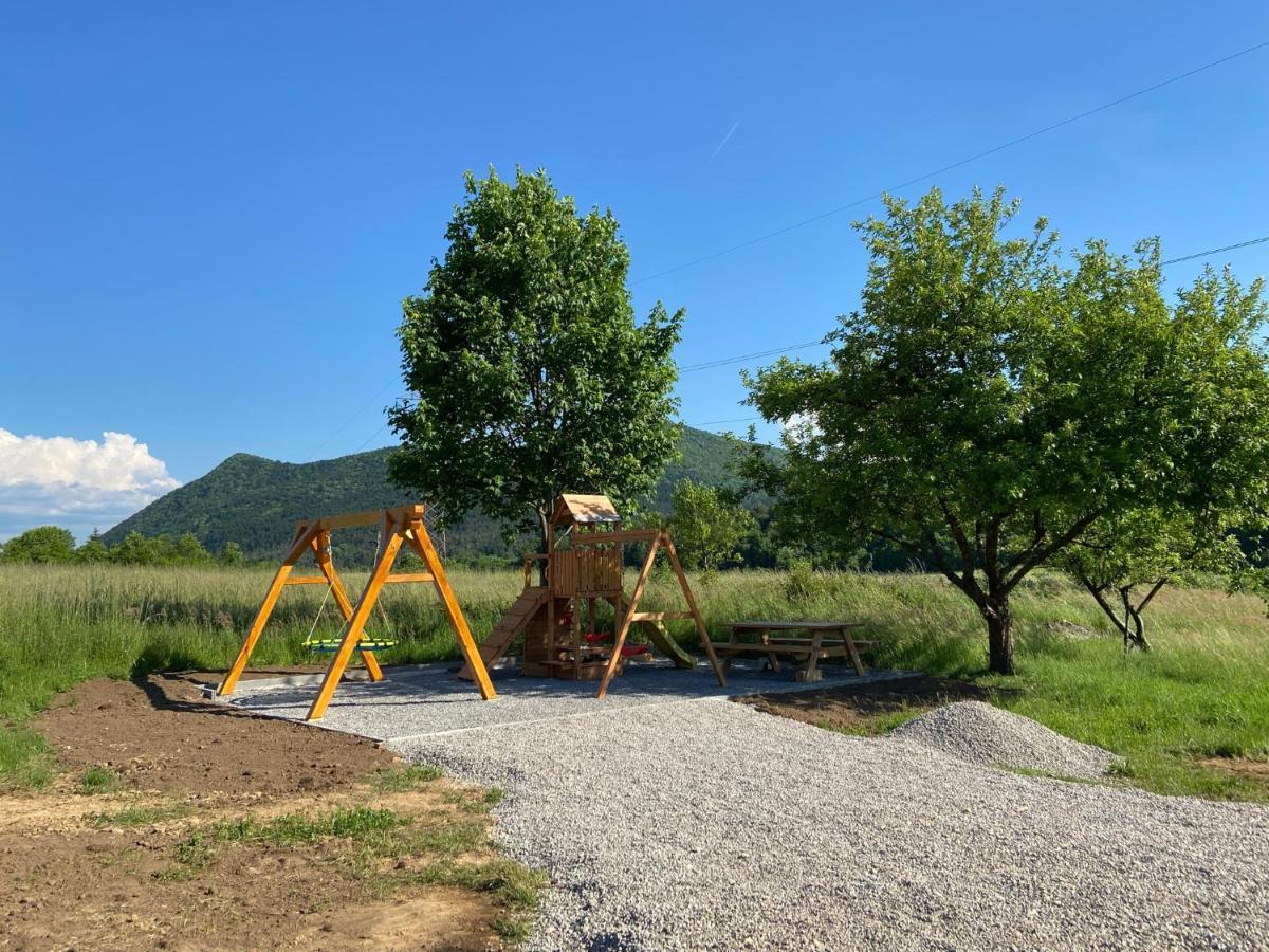 Apartmani Fenestra Otočac Buitenkant foto