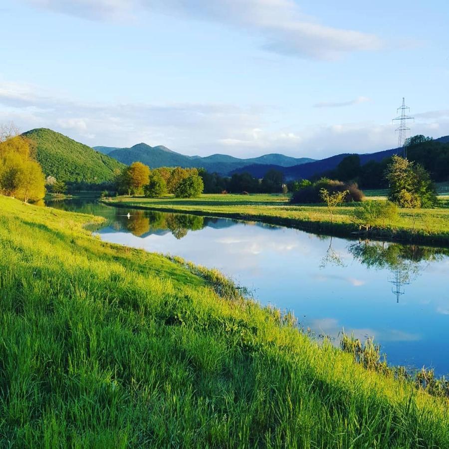 Apartmani Fenestra Otočac Buitenkant foto