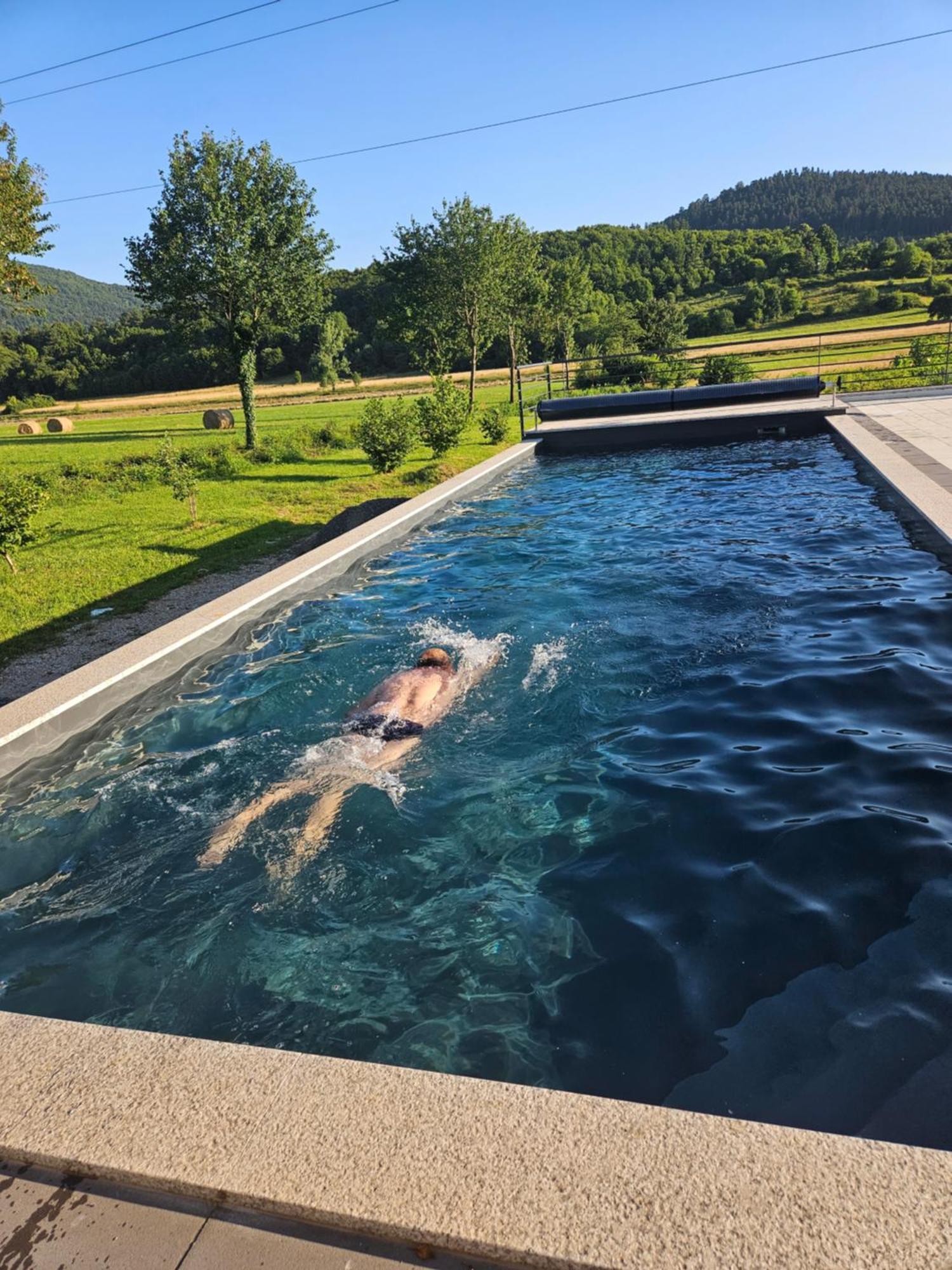 Apartmani Fenestra Otočac Buitenkant foto