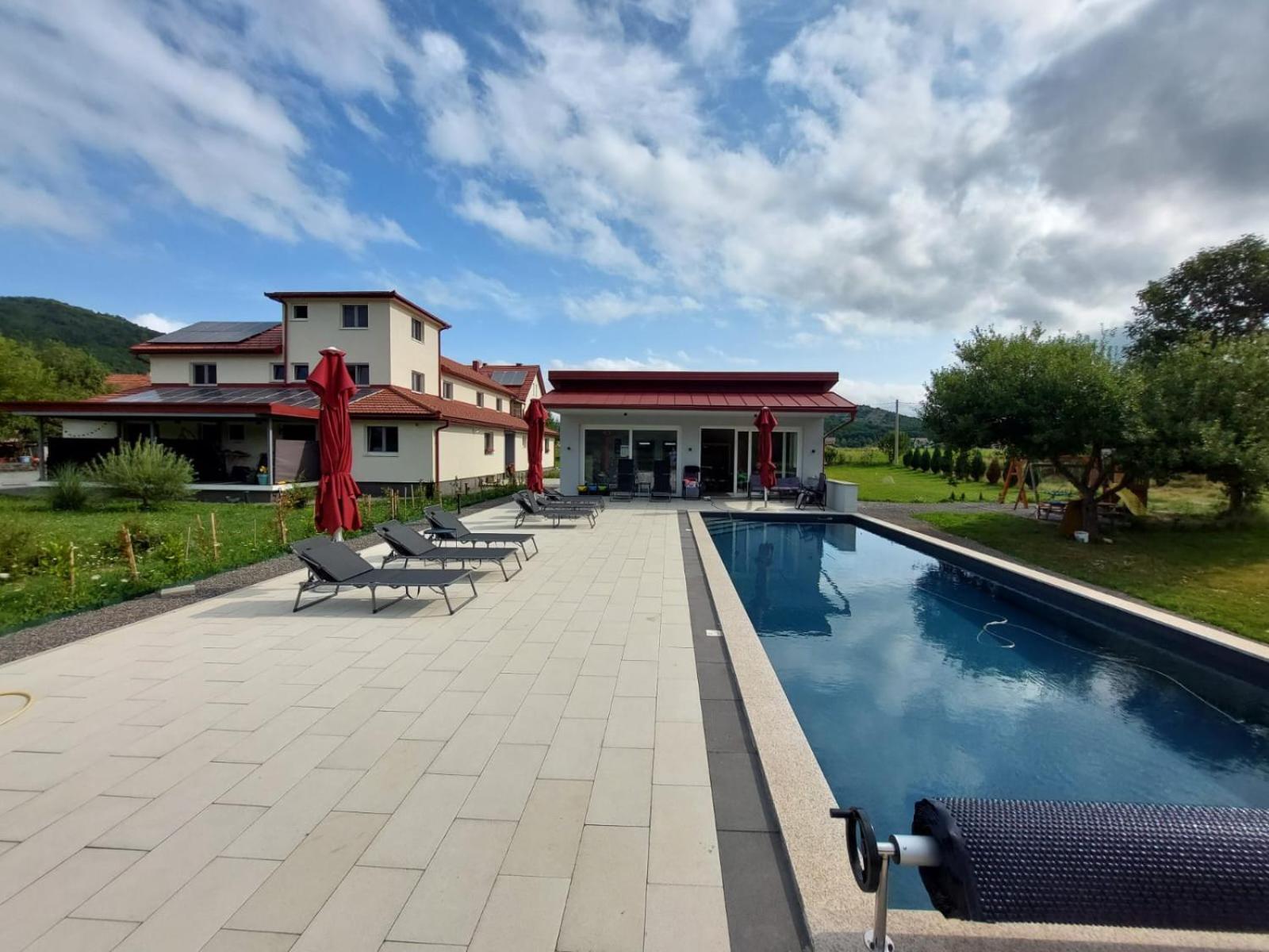 Apartmani Fenestra Otočac Buitenkant foto